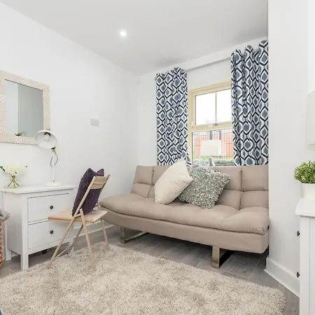 Duplex With Fantastic Canal Views - Pass The Keys לידס