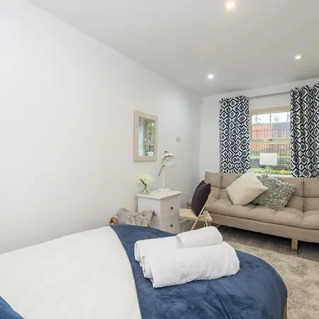 Duplex With Fantastic Canal Views - Pass The Keys לידס