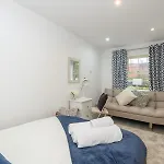 Duplex With Fantastic Canal Views - Pass The Keys Leeds (West Yorkshire)
