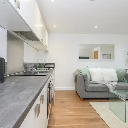 Holiday home Leeds Duplex With Fantastic Canal Views Pass The Keys *