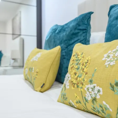 Duplex With Fantastic Canal Views - Pass The Keys * Leeds (West Yorkshire)