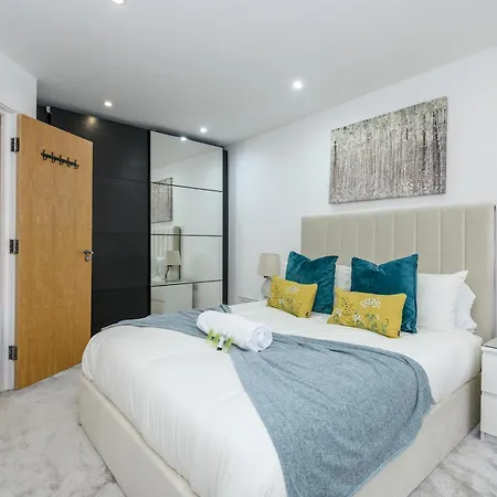 Feriehus Duplex With Fantastic Canal Views - Pass The Keys Leeds (West Yorkshire)