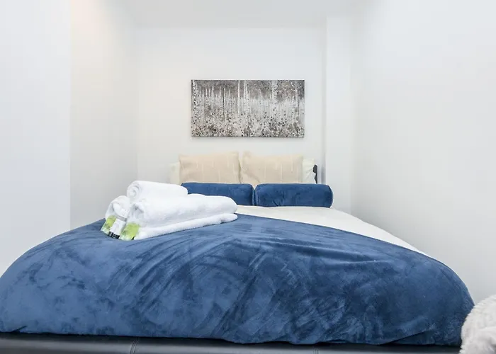 Duplex With Fantastic Canal Views - Pass The Keys *