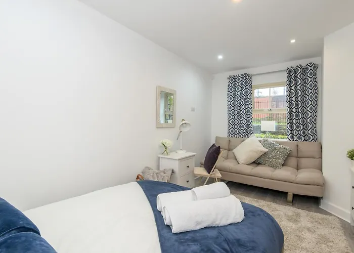 Duplex With Fantastic Canal Views - Pass The Keys Leeds (West Yorkshire)