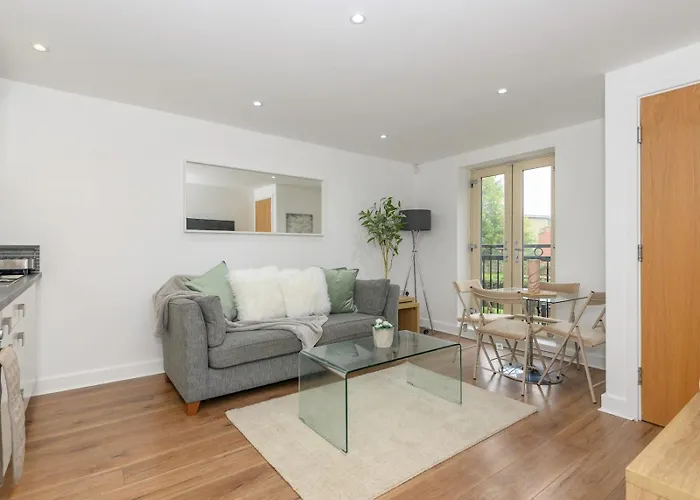 Holiday home Duplex With Fantastic Canal Views - Pass The Keys Leeds (West Yorkshire)