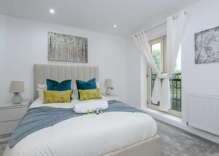 Duplex With Fantastic Canal Views - Pass The Keys Leeds (West Yorkshire)