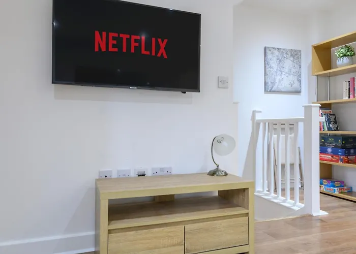 Duplex With Fantastic Canal Views - Pass The Keys