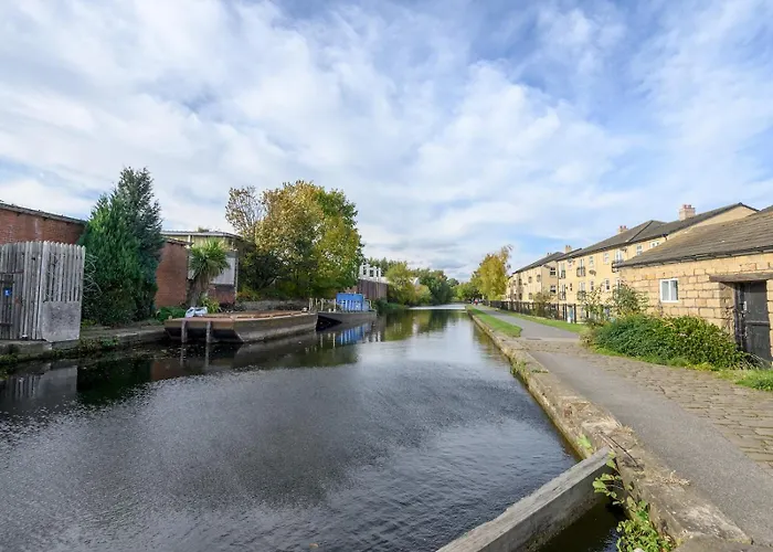 Holiday home Duplex With Fantastic Canal Views - Pass The Keys Leeds (West Yorkshire)