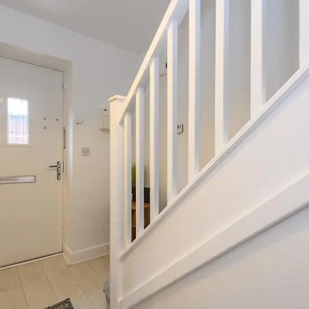 Duplex With Fantastic Canal Views - Pass The Keys *