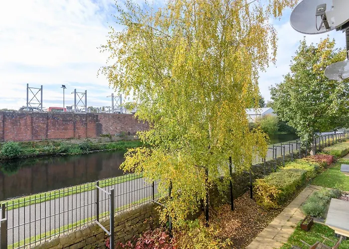 Duplex With Fantastic Canal Views - Pass The Keys