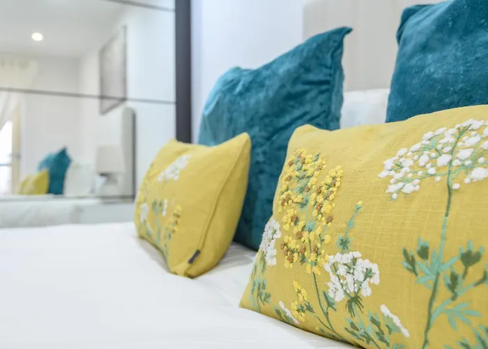 Duplex With Fantastic Canal Views - Pass The Keys * Лідс