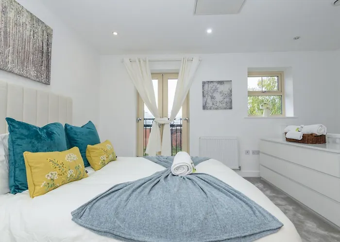 Duplex With Fantastic Canal Views - Pass The Keys *