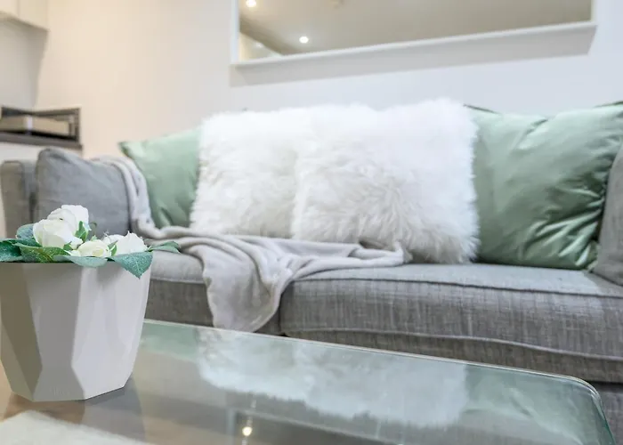 Duplex With Fantastic Canal Views - Pass The Keys Будинок відпочинку *